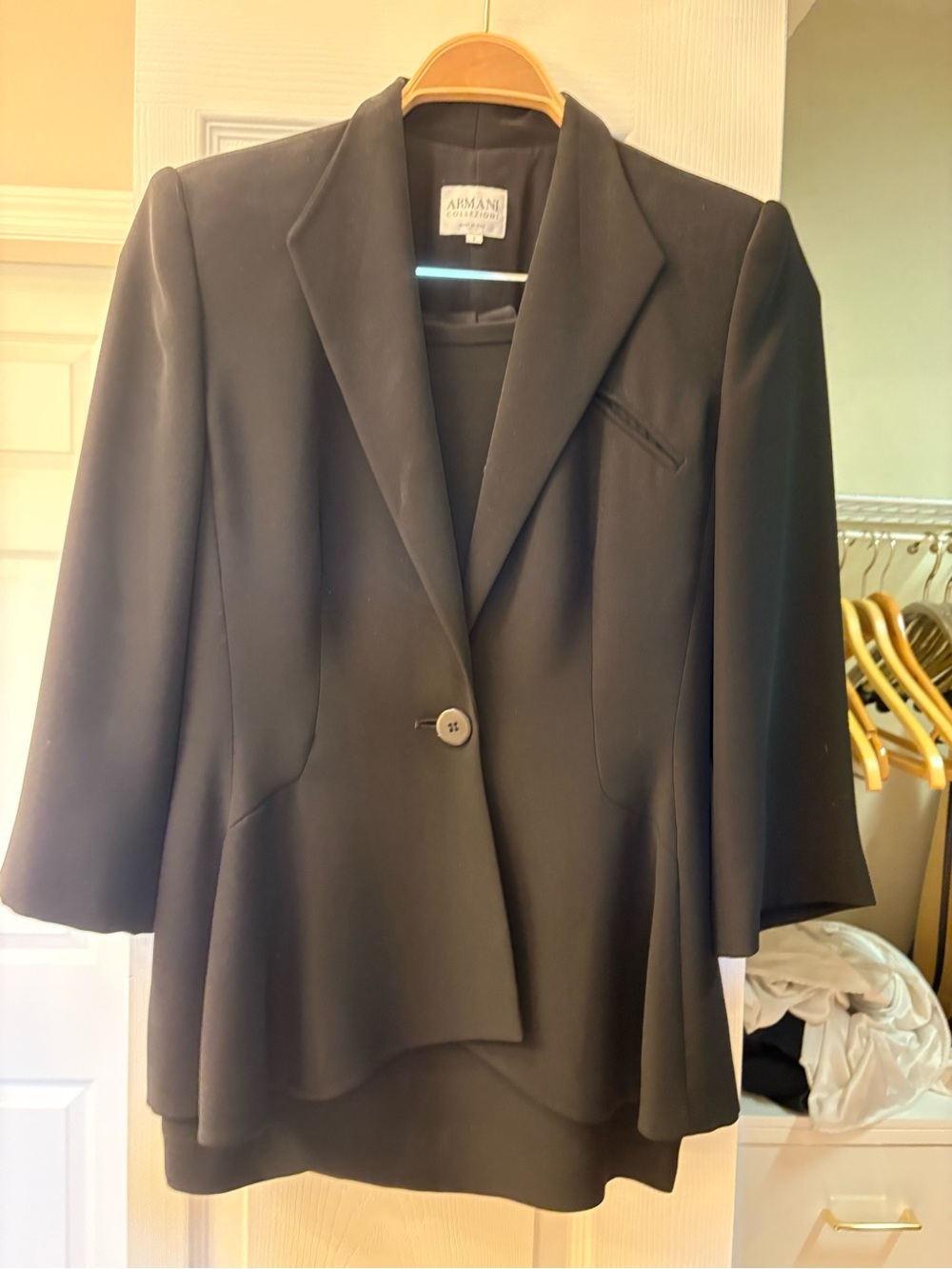 Armani Collezioni Black Women's Single-Button Tailored Blazer